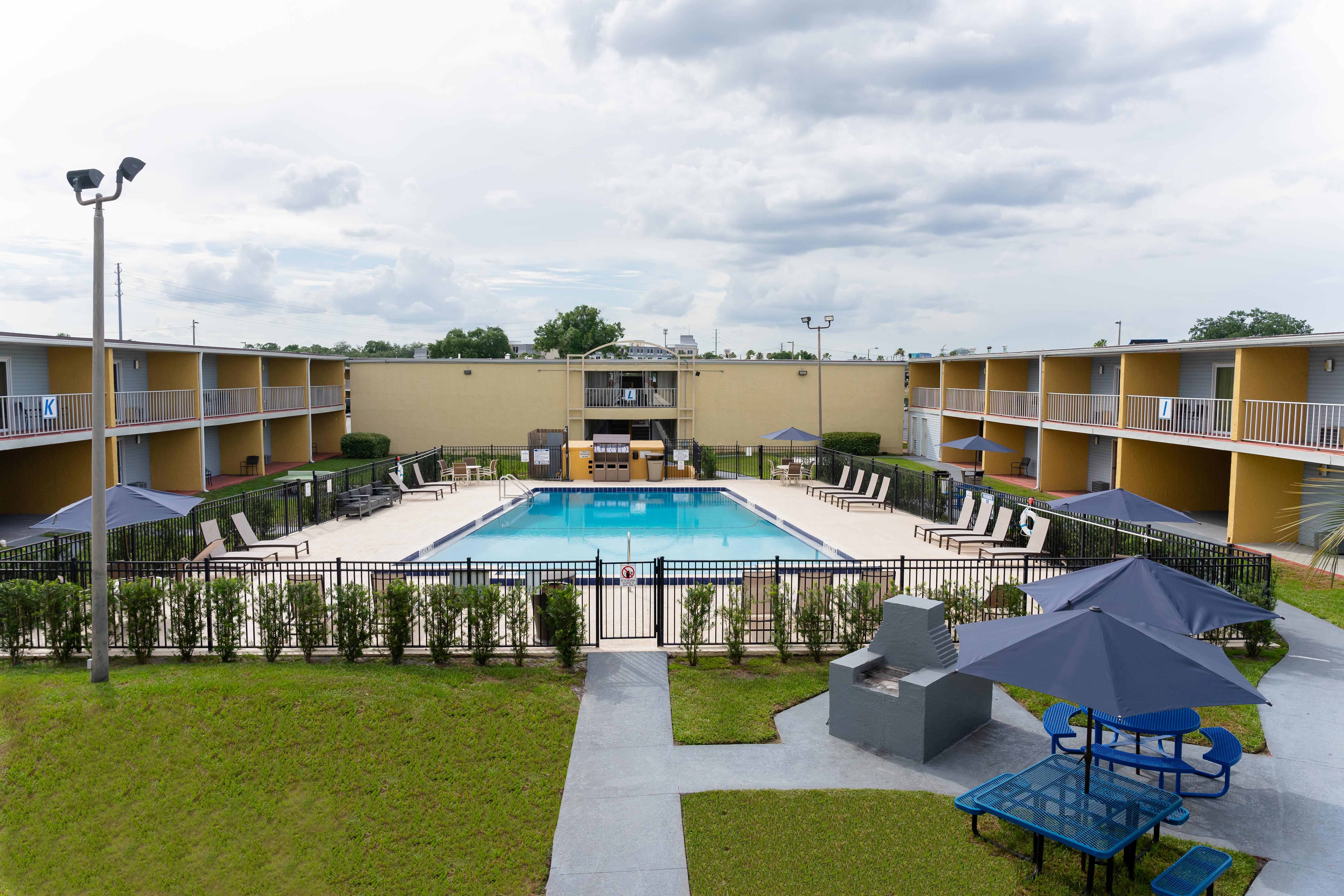 Celebration Suites Екстериор снимка