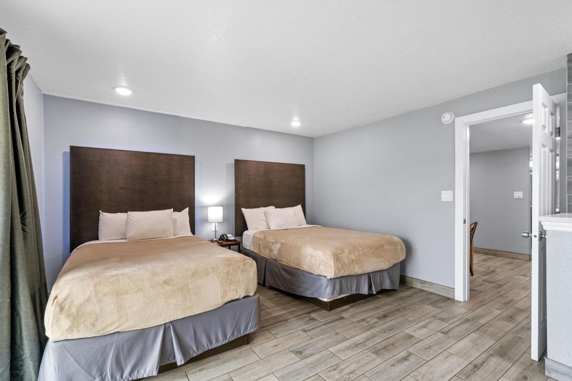 Celebration Suites Екстериор снимка