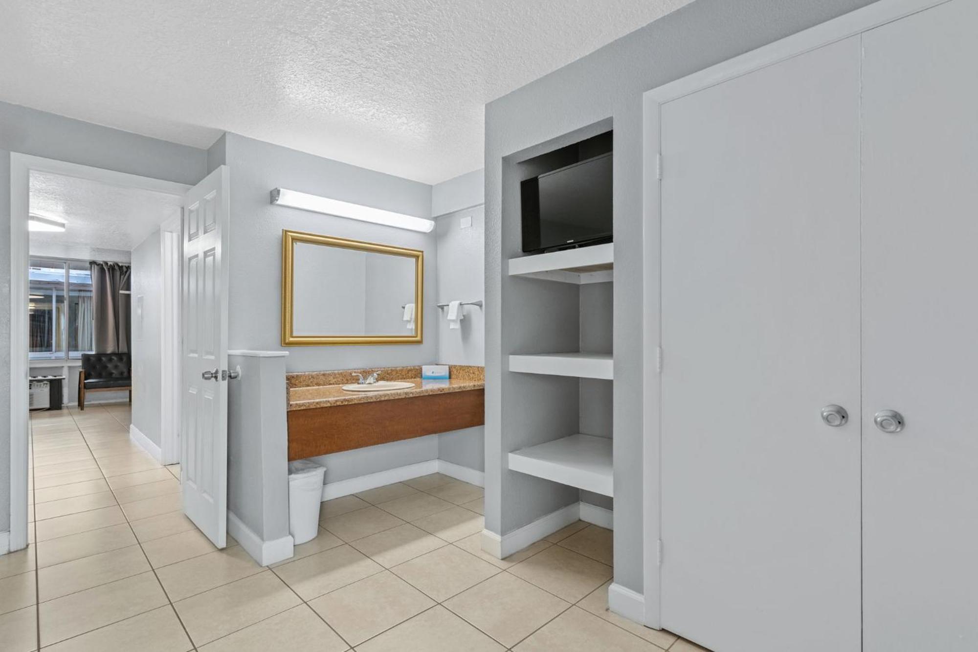 Celebration Suites Екстериор снимка