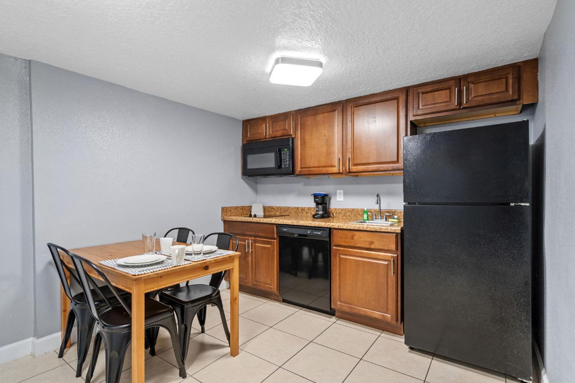 Celebration Suites Екстериор снимка